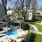 Cal King & Queen Beds, 3 Spas & Pool Gourmet Kitchen, Wicked Fast Wifi & Covered Security Parking, Two Smart Tvs With Disney, Apple Tv & Amazon Prime, Ideal For Nightly & Weekly Executive Stays