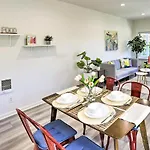 Hip And Prismatic La Gem With Curated Art Gallery