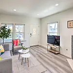 Hip And Prismatic La Gem With Curated Art Gallery
