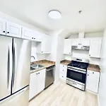Lovely 2-Story 2-Bedroom Unit With Free Secure Parking