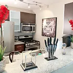 Hollywood Hills !!! One Bedroom Apartment !!!