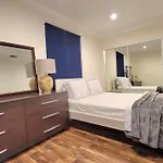 Large 1-Bedroom With Kitchen In Encino