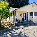 Charm West Valley Perfect Location By Westfield Topanga