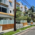 Hollywood\'S Suite