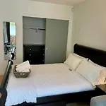 Hollywood\'S Suite