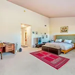 Villa 3 Bedrooms On Venice Beach Canal.