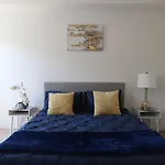 Luxury Studio Apartment In The Heart Of Hollywood!