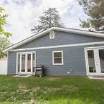 Lake Balboa Modern Glam Charmer