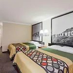 Super 8 By Wyndham Los Angeles Downtown