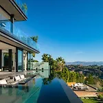 Sophisticated Modern Retreat In Bel Air