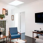 The Exquisite Venice Beach Bungalow With Garden