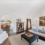 Secluded 4Br Spanish Oasis In The Heart Of La