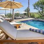 Gorgeous Villa W/Pool, Spa, B-Ball Court & View!
