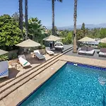 Gorgeous Villa W/Pool, Spa, B-Ball Court & View!