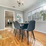 Beautiful Sunny La Oasis - 4Br,2Bt Whole House - Private Pool And Large Backyard!