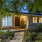 Spacious Home With Garden & Pool