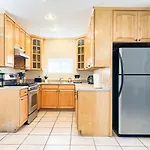 Cheerful 1-Bedroom Home