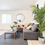 Cheerful 1-Bedroom Home