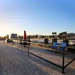 Blue Palm Hollywood Aprtments