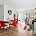 Culver City 2 Bedroom Walking Distance To Downtown Unit B