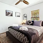 Culver City 2 Bedroom Walking Distance To Downtown Unit B