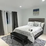 Hollywood 2 Bedroom Apartment