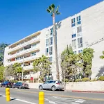 Hollywood 2 Bedroom Apartment