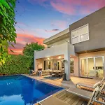 Beverly Grove Villa D