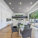 Beverly Grove Villa D