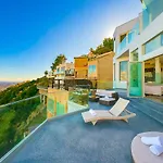 Hollywood Hills Modern Sanctuary-Jaw Dropping View