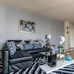 Spacious Charming Condo With Great Views Near The Grove