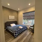 The Red Guest House In Downtown Los Angeles