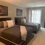 Hollywood Loft Spectacular Free Parking