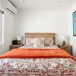 Newly Renovated Bungalow W Free Parking 4Min From Sofi, 8Min From Airport