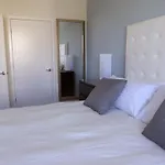 2 Bedroom 2 Bathroom Masterpiece With Pool
