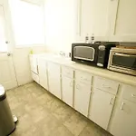 Cozy & Spacious Apartment In West Hollywood
