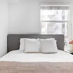 Woodland Hills 1Br W Pool Gym Nr Warner Center Lax-664