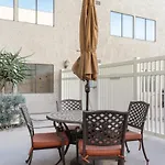 N Hollywood 2Br W Gym Pool Nr Tj Shops Lax-591