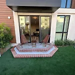 Luxury Apartment At Hollywood