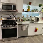 Private Room In Los Angeles La With Tv & Wifi & Ac & View Of Hollywood Sign & Private Fridge & Shared Kitchen!!!