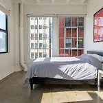Stunning Downtown La 2 Bedroom/ 2 Bathroom Loft With Private Balcony.