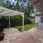 Woodland Hills Zen Modern