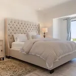 Amazing View-Pool-Spa Home Near Universal Studios & Beverly Hills
