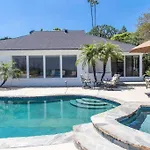 Amazing View-Pool-Spa Home Near Universal Studios & Beverly Hills