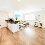 Chic Koreatown 1 Bedroom Close To Downtown La With Free Gated Parking