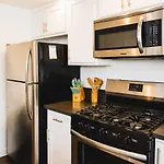 Modern New Close To Downtown La 1 Bedroom With Parking