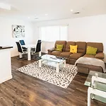 Modern New Close To Downtown La 1 Bedroom With Parking
