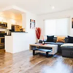 Modern Remodeled 1-Bedroom Close To Hollywood Walk Of Fame With Parking