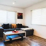 Modern Remodeled 1-Bedroom Close To Hollywood Walk Of Fame With Parking
