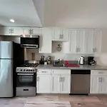 Modern One-Bed Loft In Hollywood Sign View & Free Parking